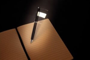 Černé hliníkové stylusové pero s COB LED světlem